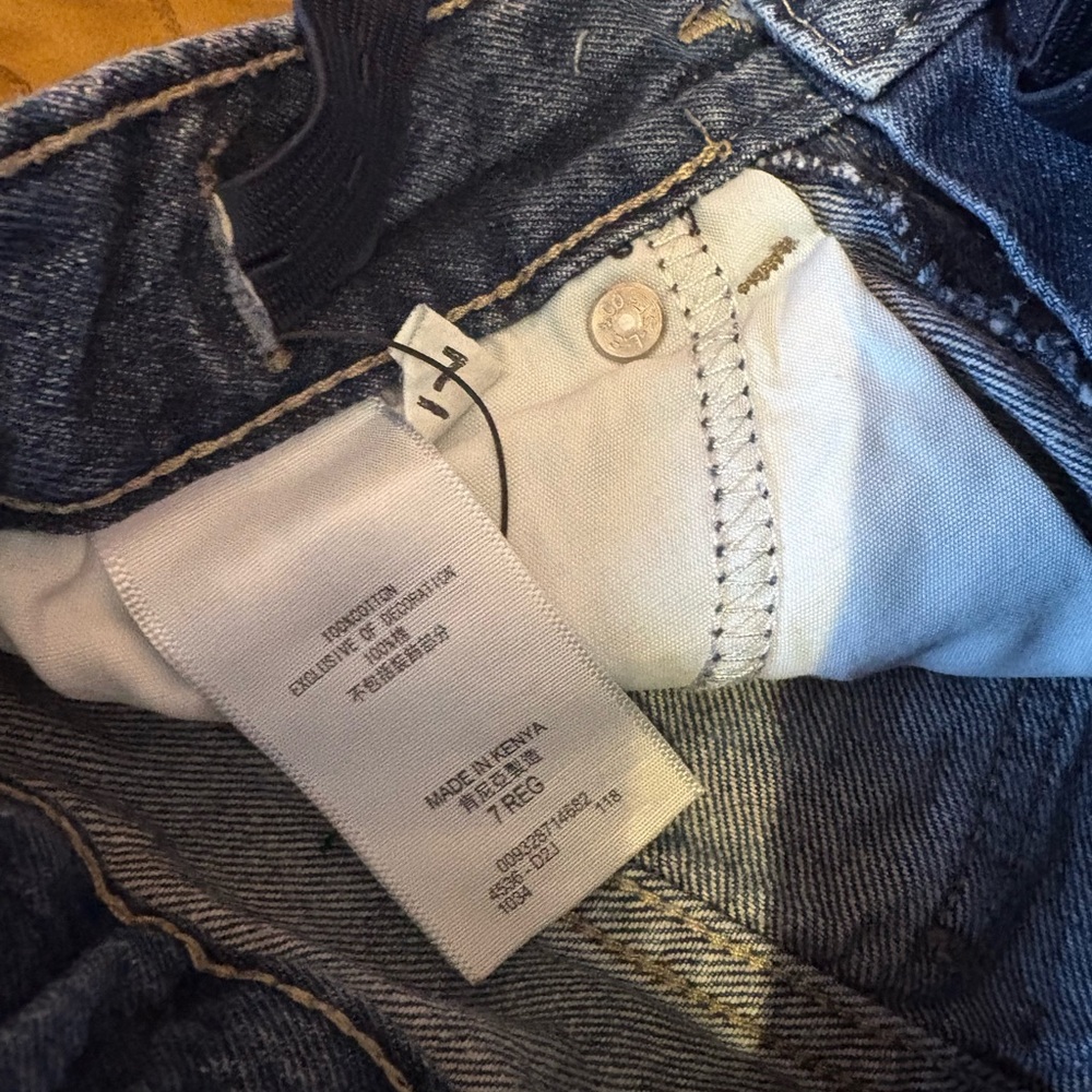 Levi’s Denim Blue Kids Shorts - Picture 3 of 3